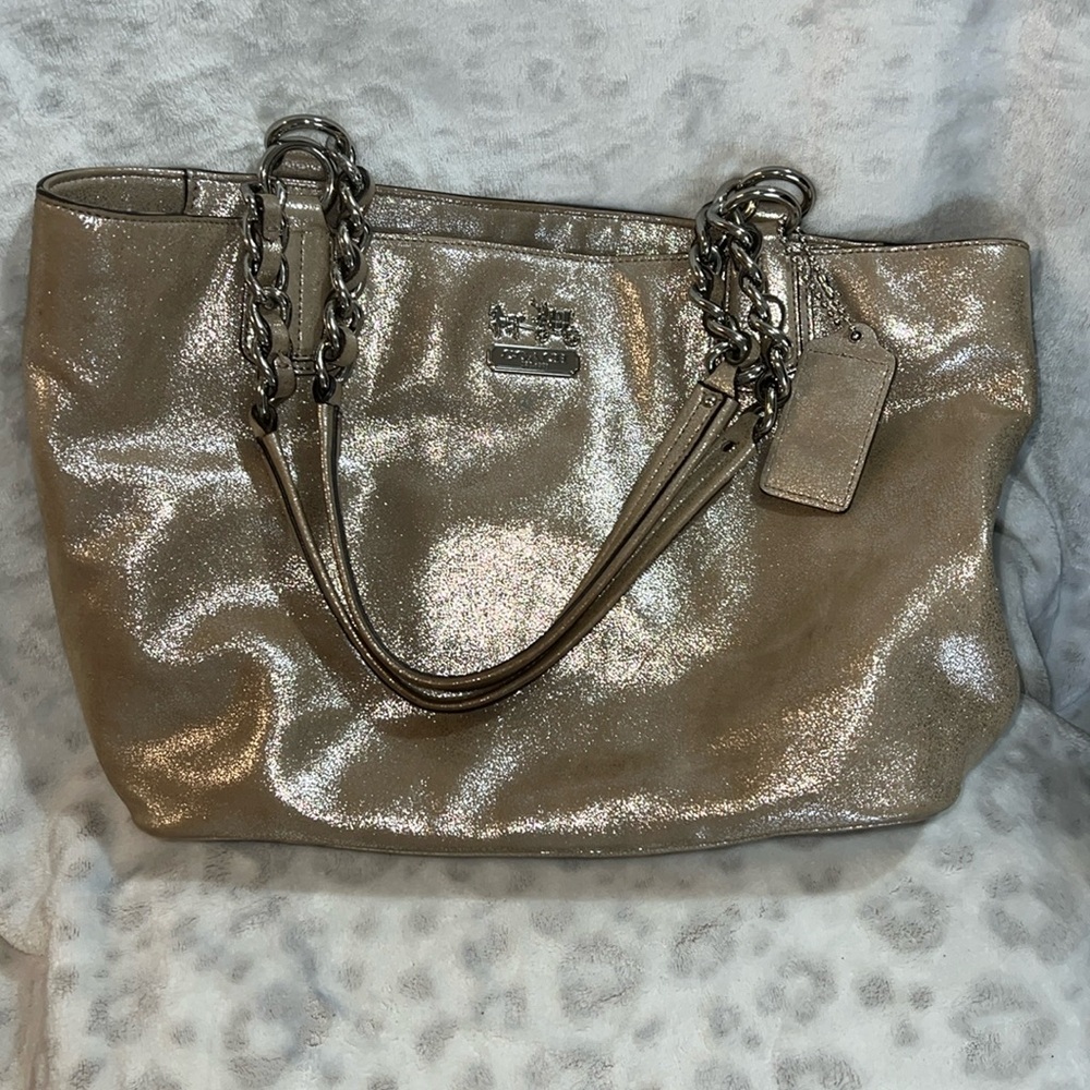 This beautiful  Couch  bag!